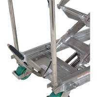 Manual Hydraulic Scissor Lift Table, 36-1/4" L x 19-3/8" W, Stainless Steel, 600 lbs. Capacity MP227 | Johnston Equipment