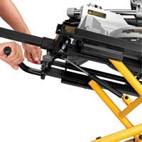 Support roulant robuste de scie à onglets TLV886 | Johnston Equipment